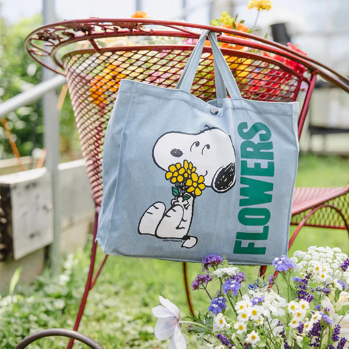 Snoopy Flowers Vintage-Style Market Tote - Image 2