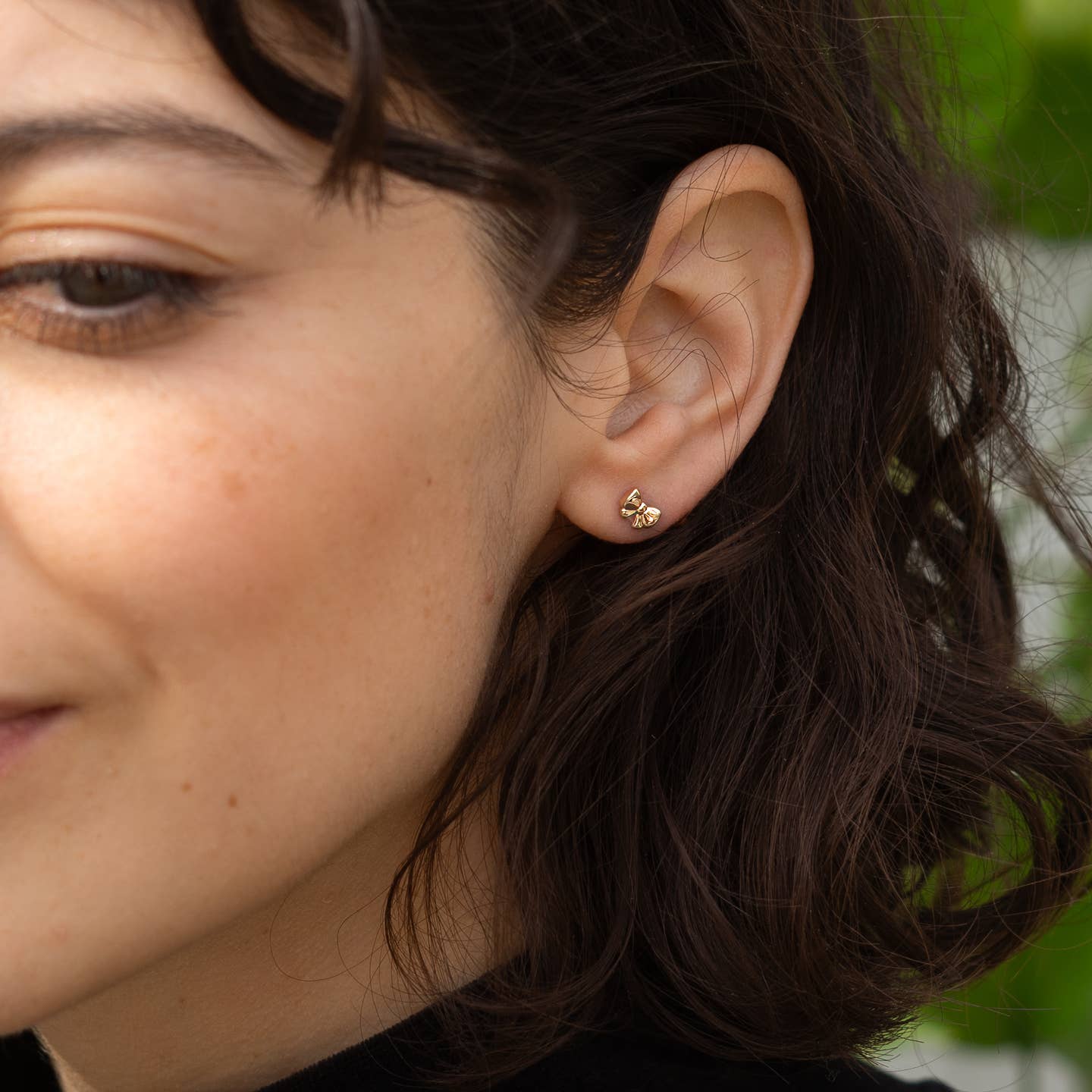 Tiny Bow Studs 18k Gold Plated