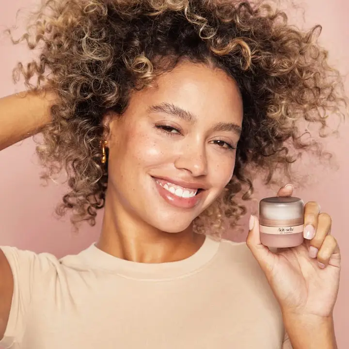 Volumizing Rice Protein Dry Shampoo - Image 3